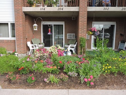 Manor-Flower-Bed